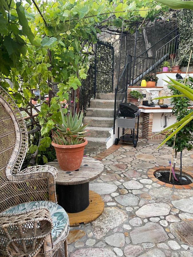 The Secret Garden Villa Forza dʼAgro Eksteriør billede